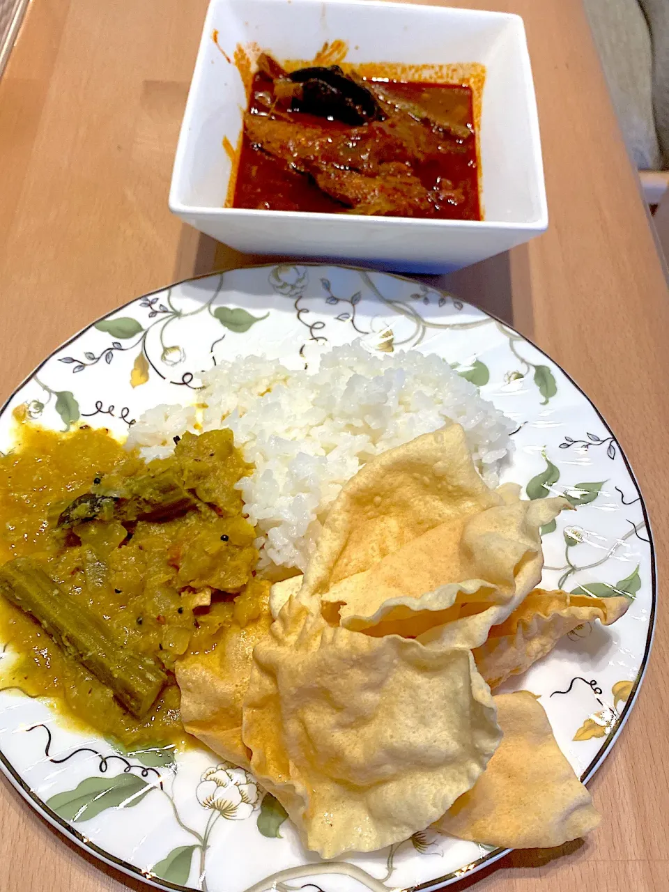 Snapdishの料理写真:Drumstick dal curry &fish curry|blessedbubbleさん