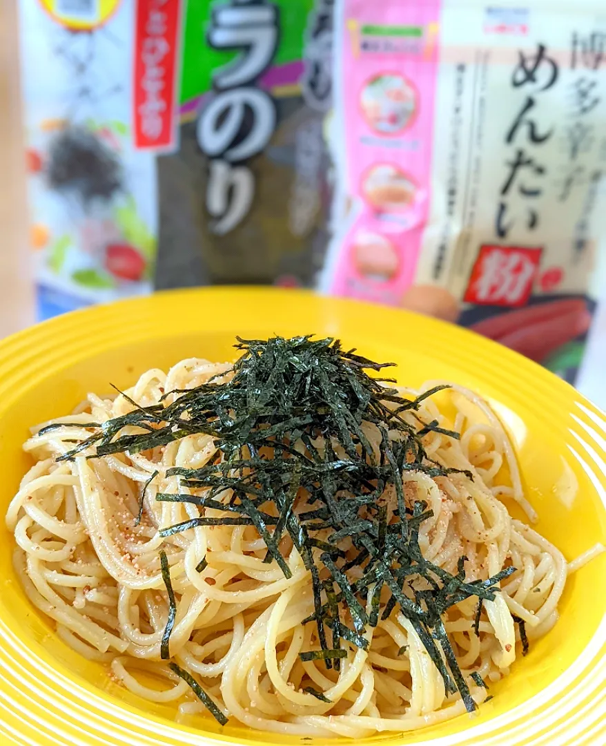 めんたい粉ふりふり👋まぜまぜ🌀
きざみのりふぁっさー👋💕
明太スパ🍝|ひとみんΨ(*´∀｀)Ψさん