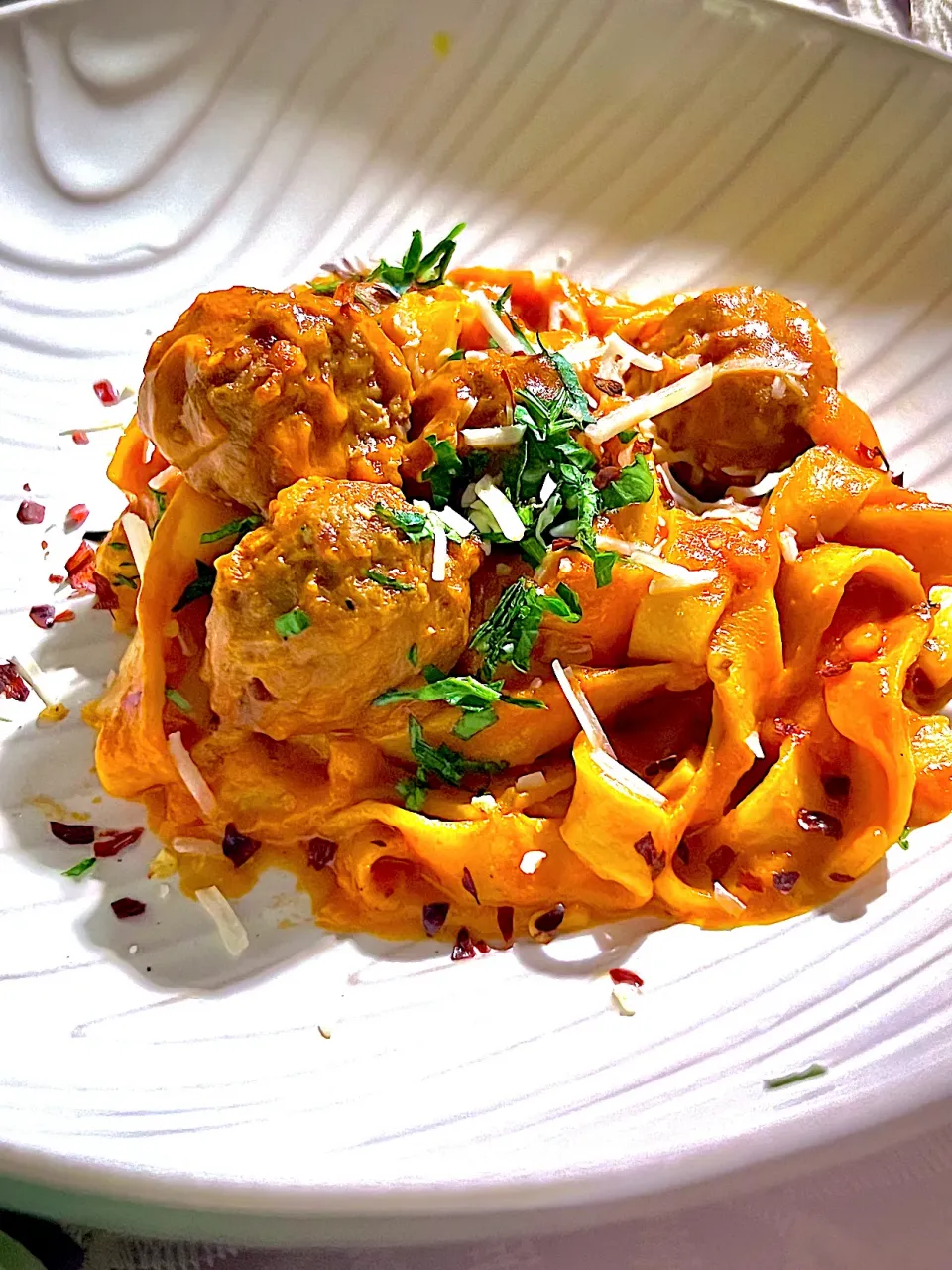 Fettuccine pork meatballs with marinara sauce|chimpmunkeeさん