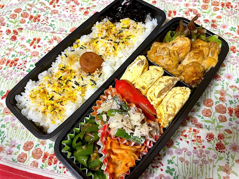 お弁当★みそマヨチキン、なめたけ卵、ピーマンのおかか煮、ゆかりポテサラ、にんじんのごま和え|ハルさん