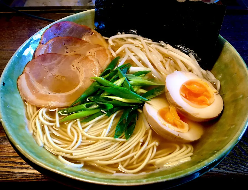 Snapdishの料理写真:"もやし"たっぷりラーメン|mottomoさん