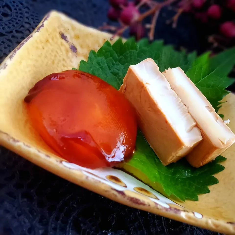 豆味噌漬け卵黄とクリチ〜( ˙▿˙　)ヤバいやつや|まぁさん