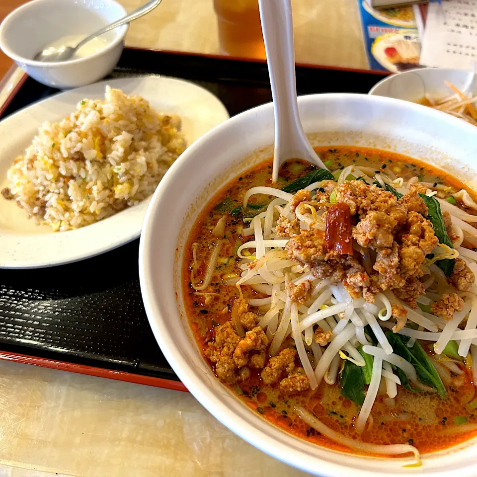 担々刀削麺と半チャーハン|山内博之さん