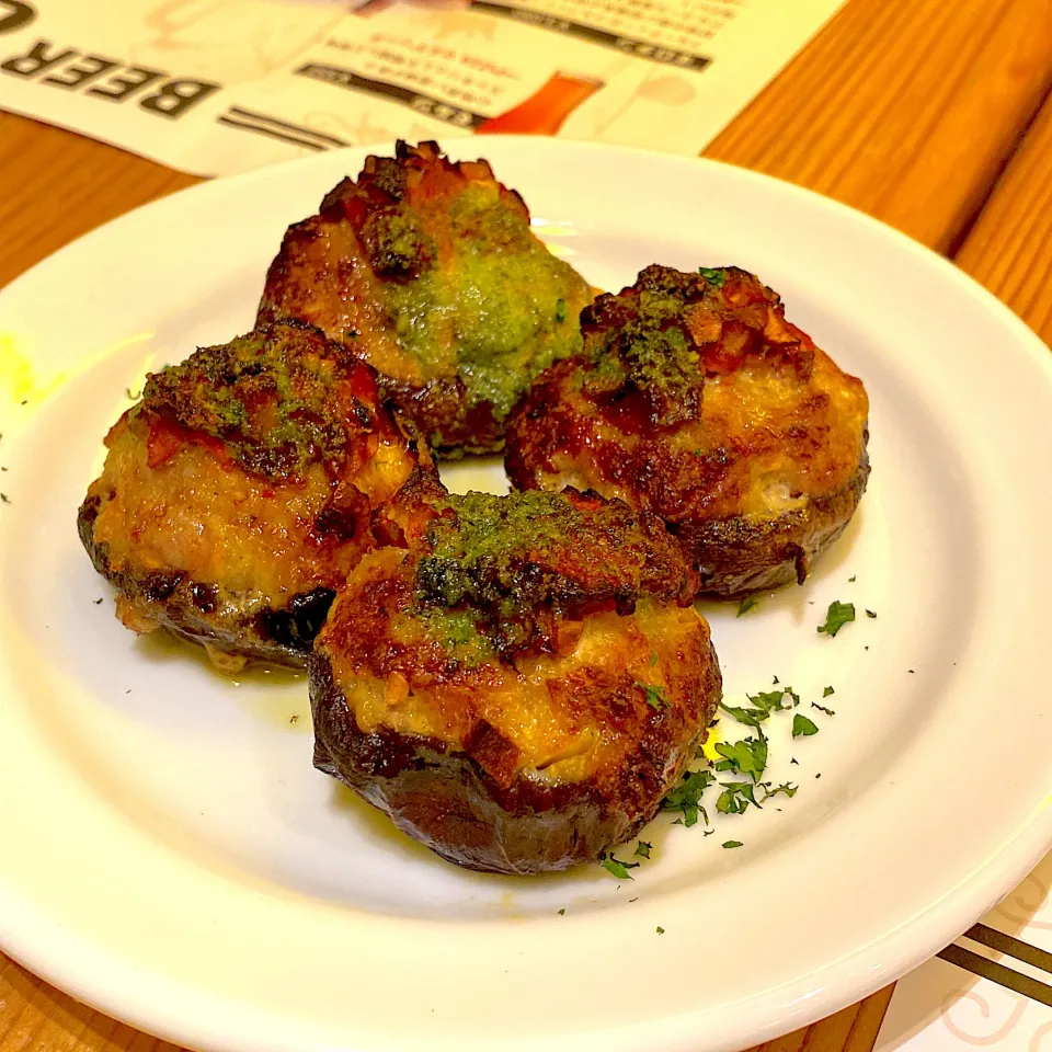 Snapdishの料理写真:椎茸の肉詰め 石窯焼き香草バター風味|124goさん