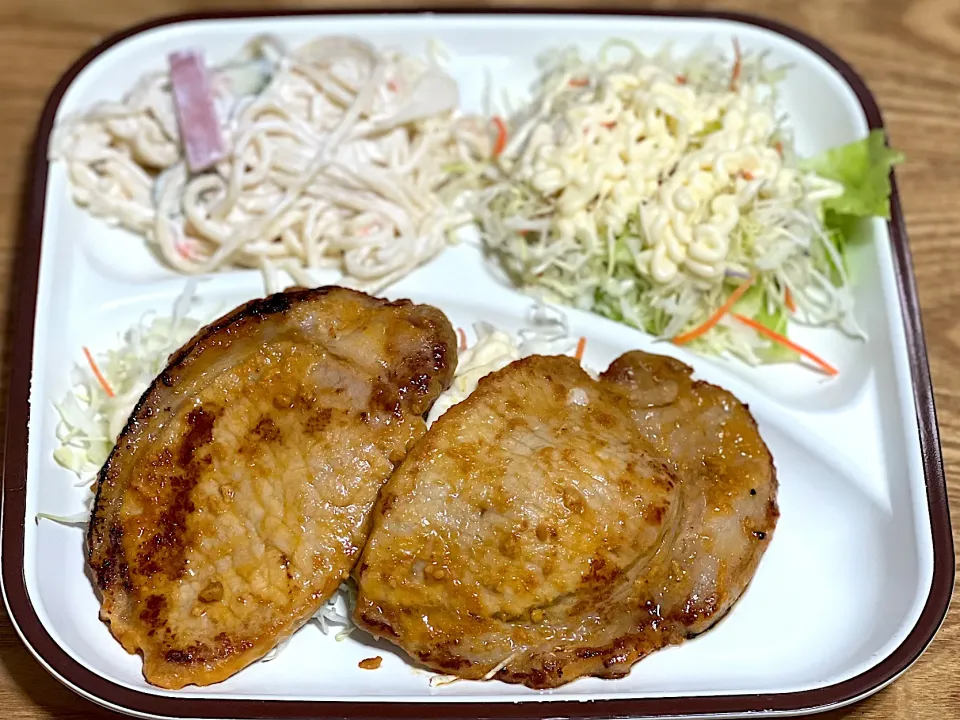 ☆豚肉味噌漬け焼き ☆スパゲティサラダ ☆サラダ|まぁたんさん