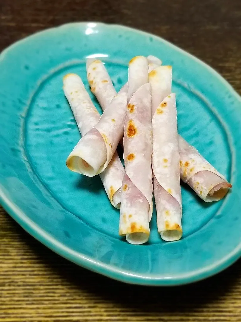 残った餃子の皮de生ハム巻いてみた|ぱんだのままんさん