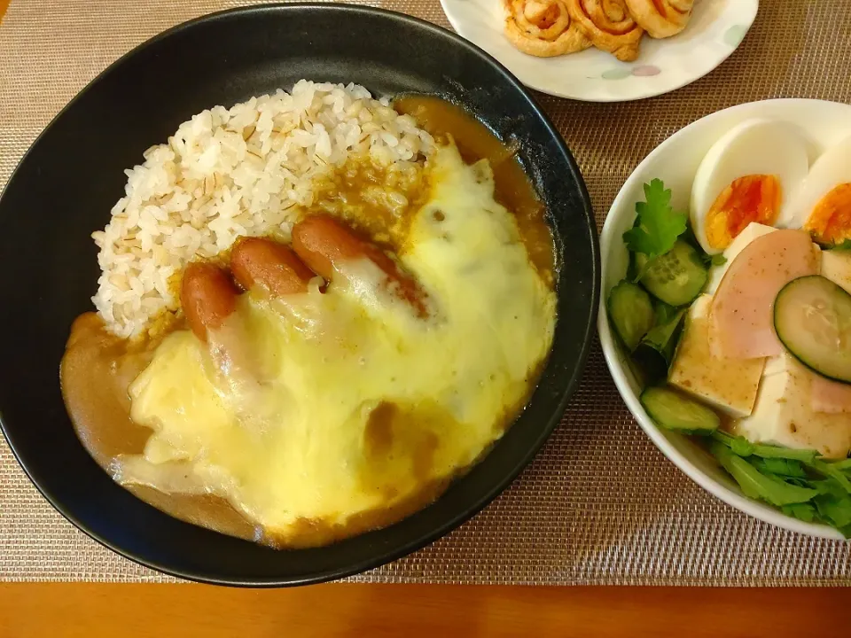 ☆ウインナーチーズカレー
☆サラダ
☆プチベーコンパイ|chikakoさん