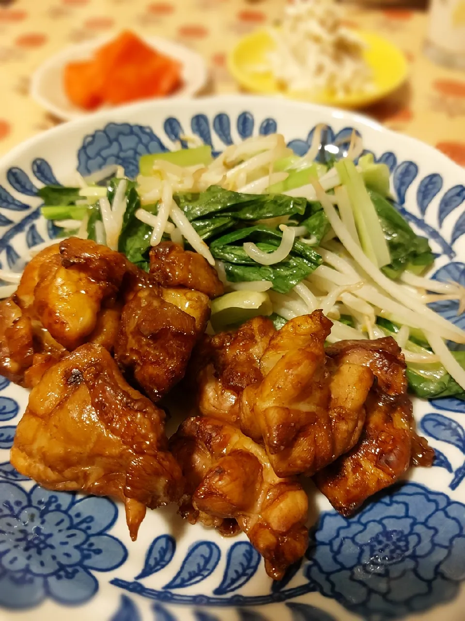 ペンギンさんのお料理！鶏の焼きそばソース焼き😋|きつねさん