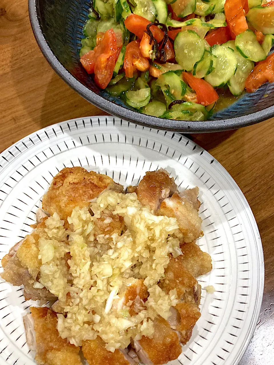 油淋鶏とトマト🍅ときゅうり🥒の和物|colorさん