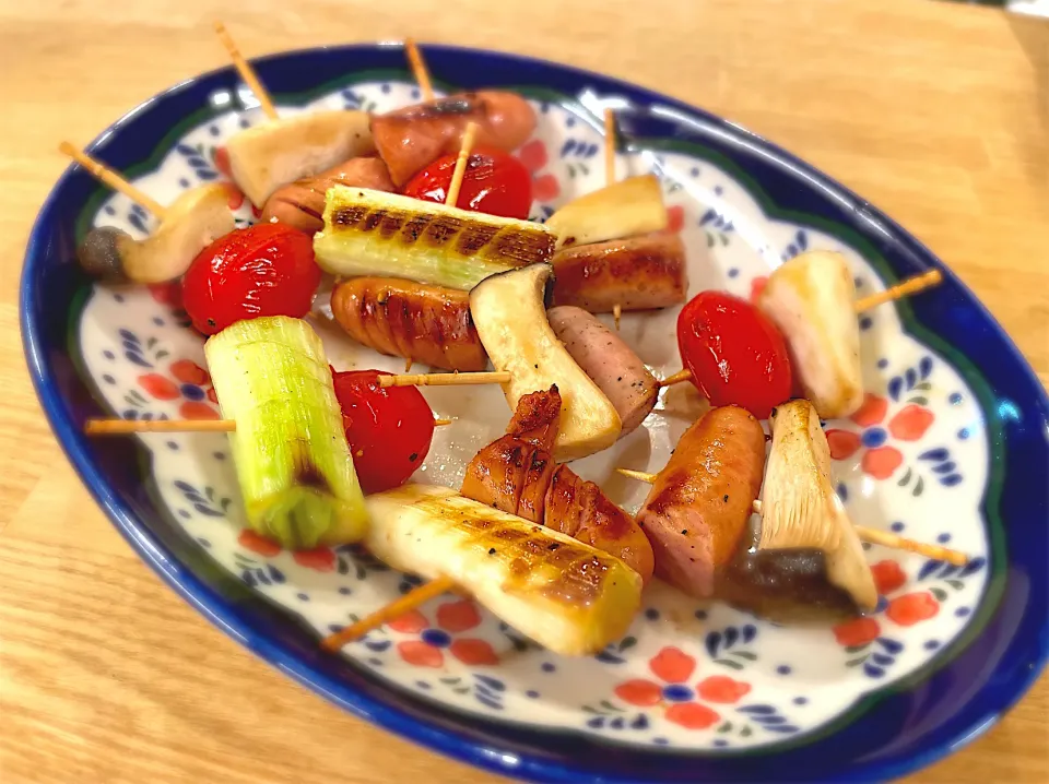 野菜ときのことウィンナーの串焼き|nana 🍅さん