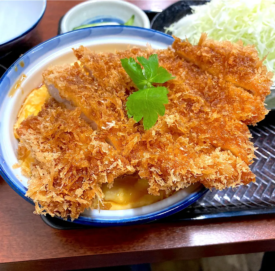 とんかつ屋のかつたま丼|きっしーさん