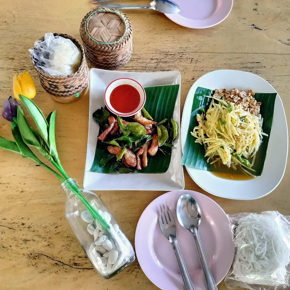 Snapdishの料理写真:Somtam (spicy papaya salad, Thailand style )|Boomerangさん