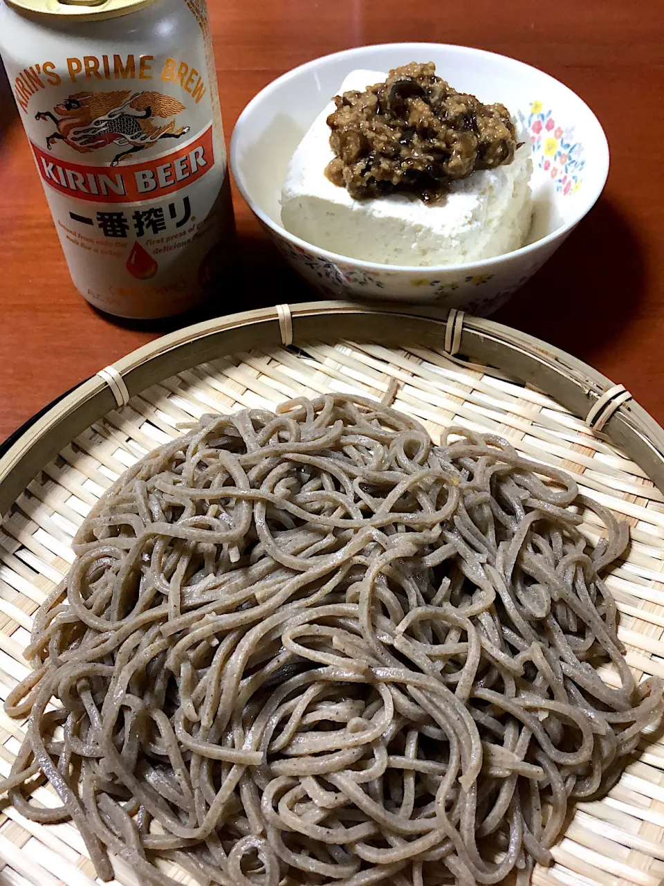 当別産キタワセ新そば 自家製粉 挽きぐるみ 二八手打ち蕎麦 & 空知産農家さん手作り豆腐 自家製青南蛮三升漬のせ|Miekoさん