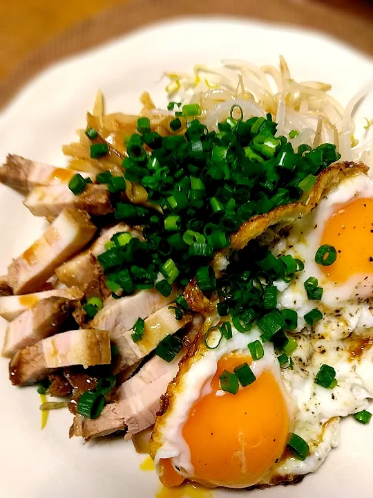 ハマの名物・酔来丼風チャーシュー目玉丼|麻子さん