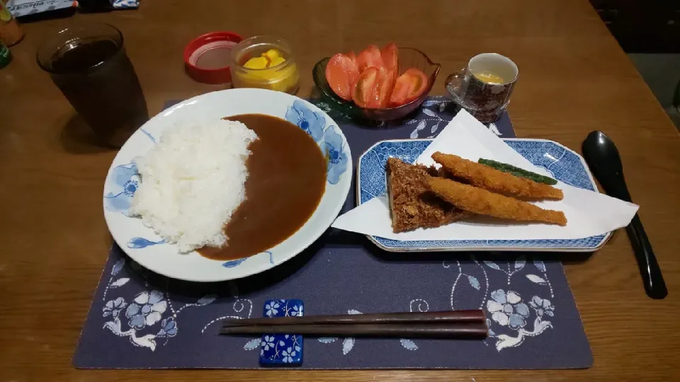 カレーライスとトンカツと子持ちシシャモのフライ(夕飯)|enarinさん