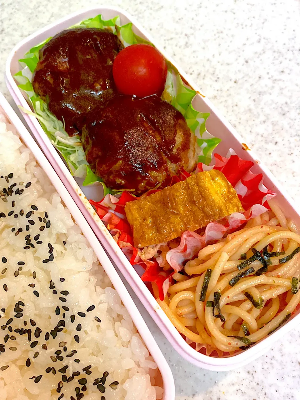 Snapdishの料理写真:ミニハンバーグ　弁当|asumamaさん