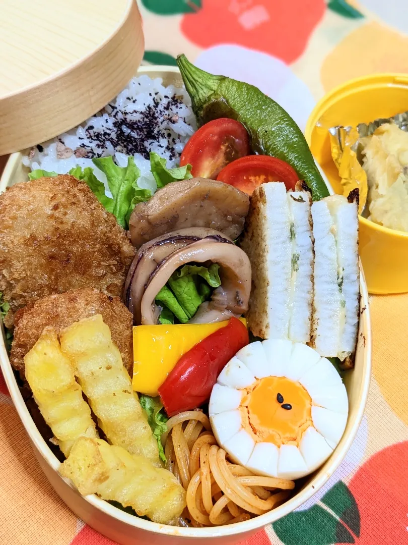 本日のお弁当〜。りさこさんのお料理〜。長芋の味噌チーズ焼き弁当〜|f.1125beさん