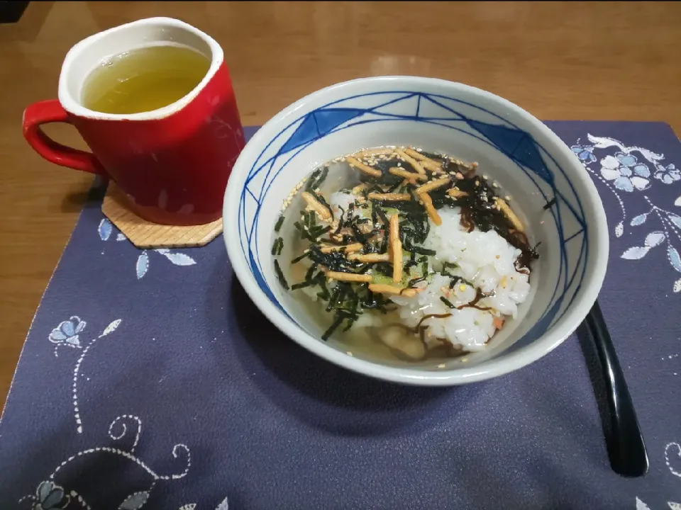 Snapdishの料理写真:お茶漬け(朝ご飯)|enarinさん