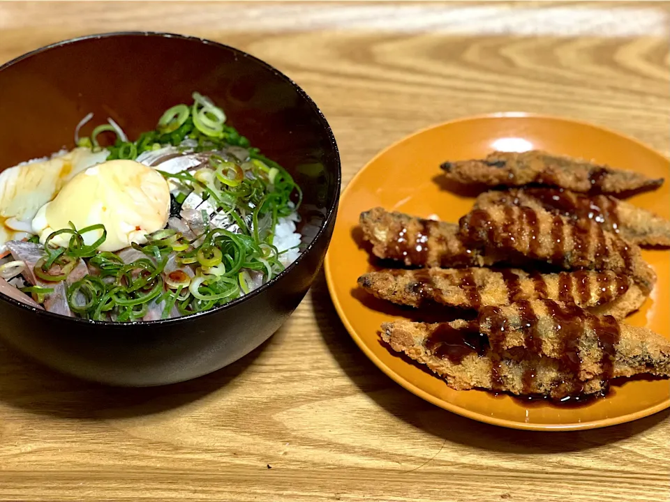 Snapdishの料理写真:☆海鮮丼 ☆いわしフライ|まぁたんさん