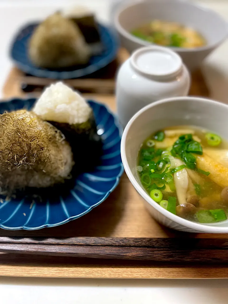 山芋昆布のおにぎりとお味噌汁|ＭＡＲＵＥ家の食卓さん