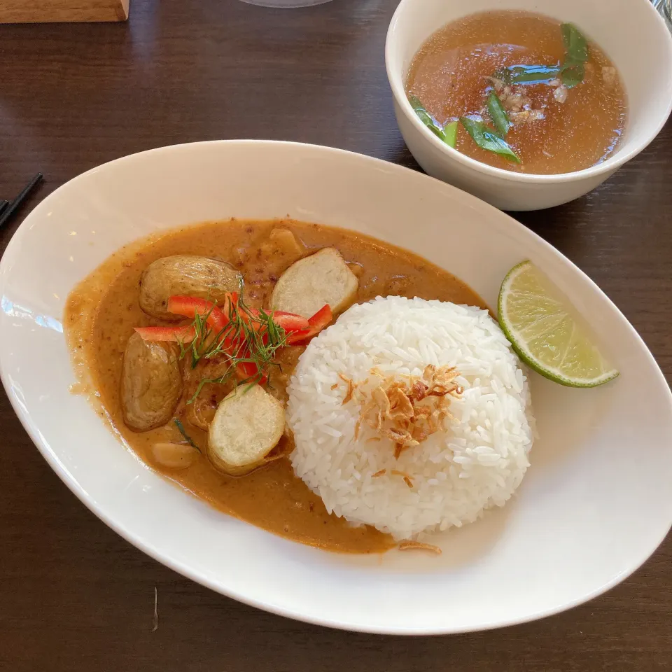 瀬戸内六穀豚のマッサマンカレー🍛|ちゃみこさん