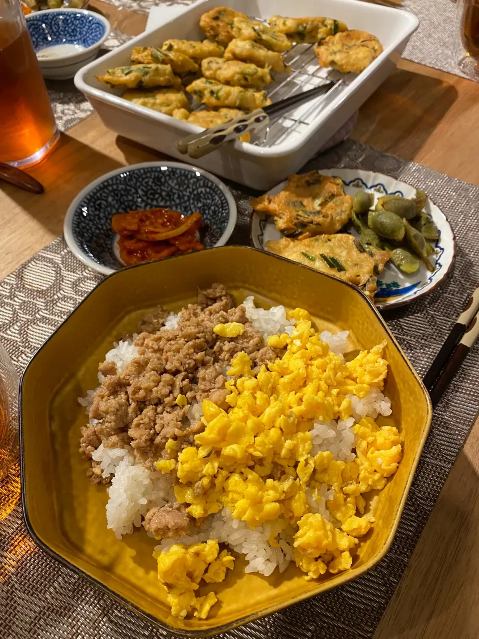 鶏そぼろ丼　豆腐の落とし揚げ　黒枝豆|エトフさん