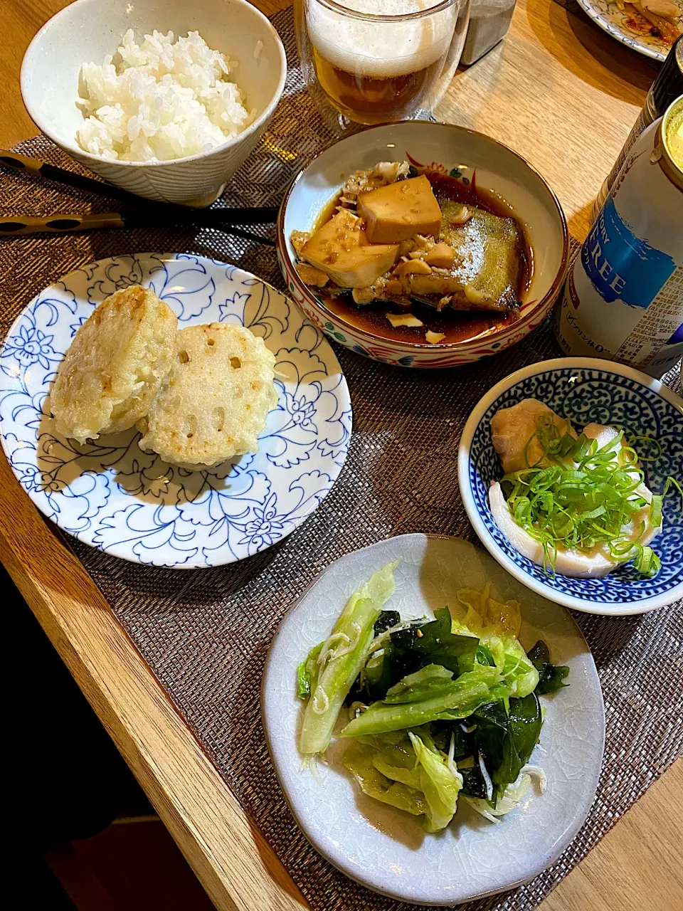 Snapdishの料理写真:カレイの煮付け　レンコンの挟み揚げ　キャベツとしらすのワカメサラダ　鶏ハム|エトフさん