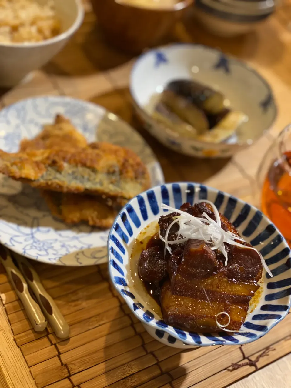 Snapdishの料理写真:八角豚角煮　アジフライ　茄子の煮浸し　生姜ご飯|エトフさん