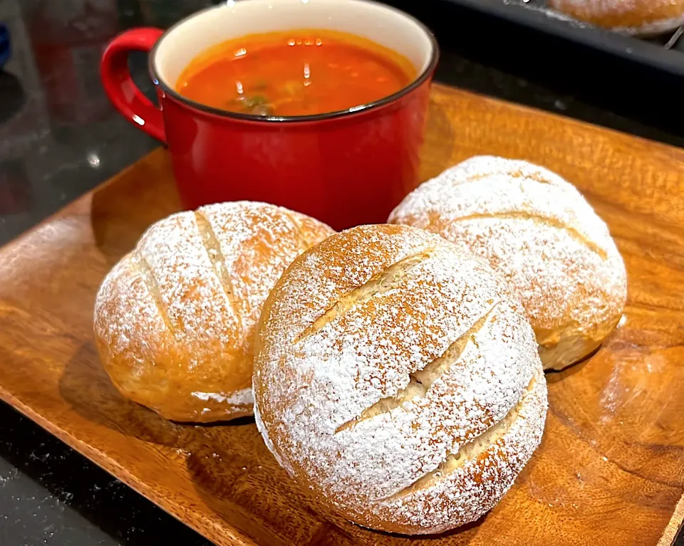 米粉とライ麦のふわもちパンとミネストローネで朝ごはん🥖🌿|ちっちきさん