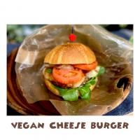 TOFU MEATのチーズバーガー ヴィーガンです🌱