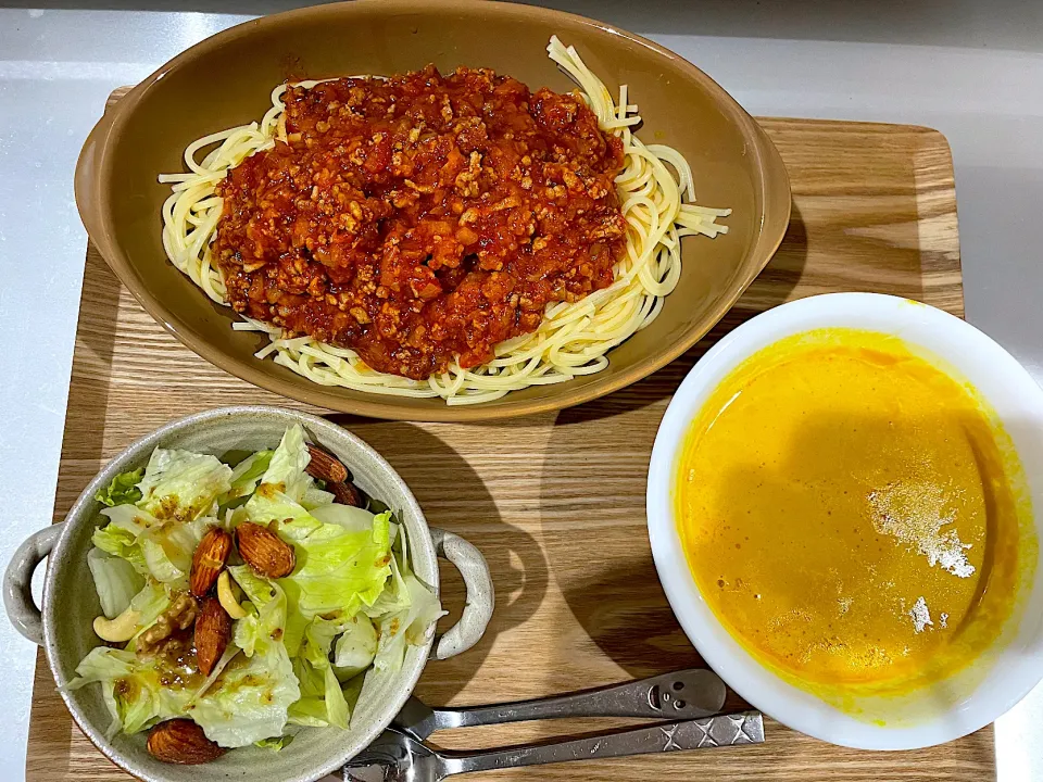 ミートソースパスタ、パンプキンスープ、レタスサラダ|aaaさん