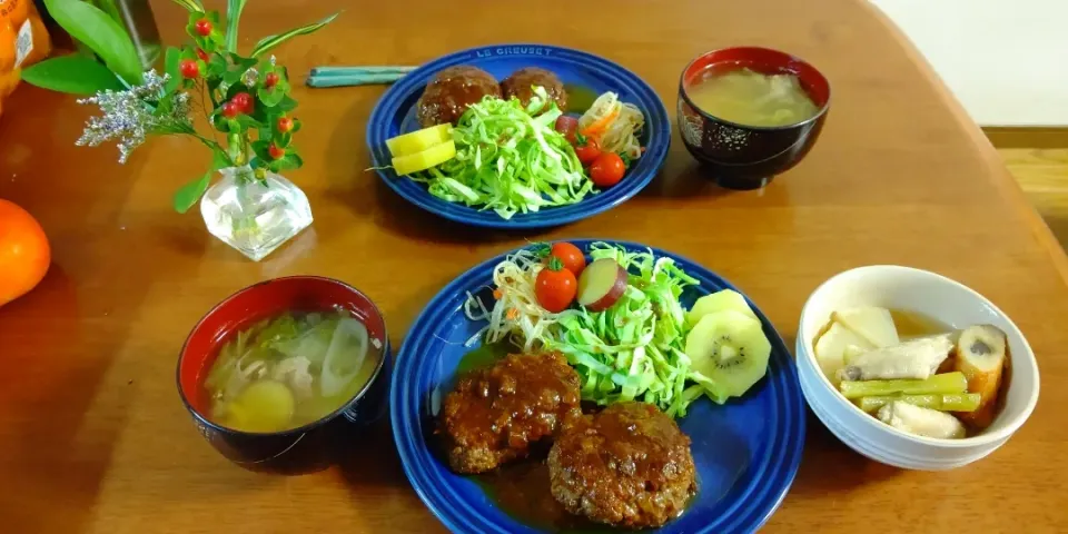 ハンバーグ　お味噌汁　蕪の煮物|裕子さん