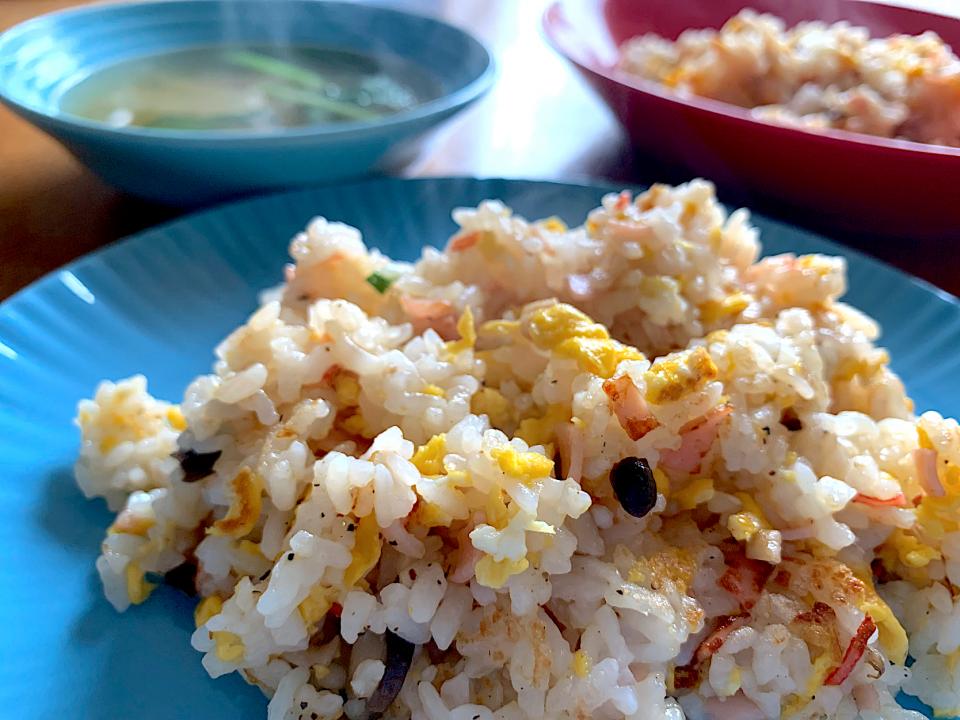ガーリック炒飯と小松菜の中華スープ🥬(昼ごはん)