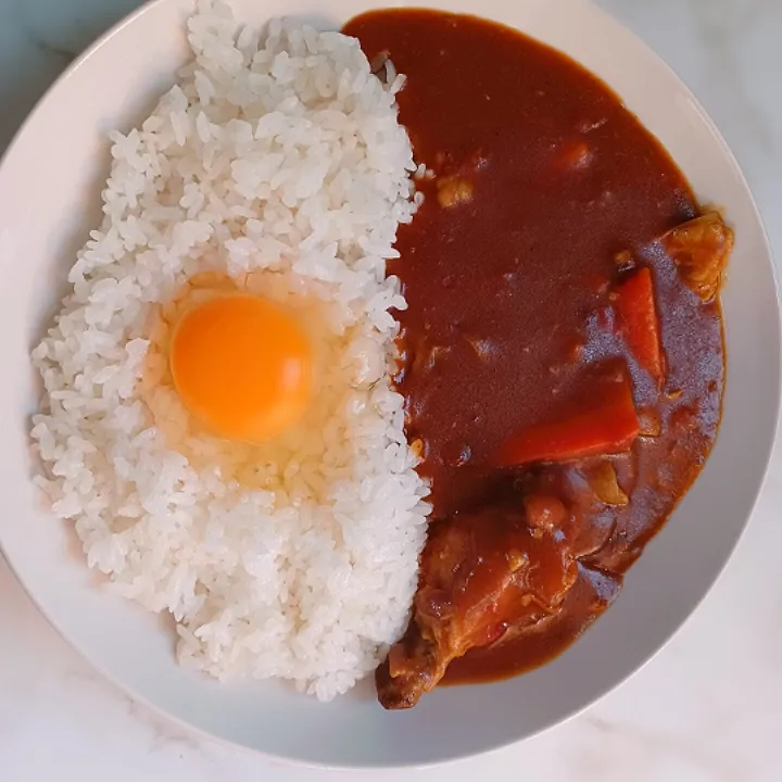 狸の宴シリーズ
いつぞやの昼食

[メタルインドカレー]
肉は手羽元を使用。
スパイスは狸調合で追加。
中々懐かしい日本式カレーに仕上がりますた
(*´▽｀)ﾉｼ

未だ携帯改変のゴニョゴニョ中で
巡回出来ておらず御返信&モグモグが
滞っており、申し訳御座いません。
m(_ _)m|タヌキさん