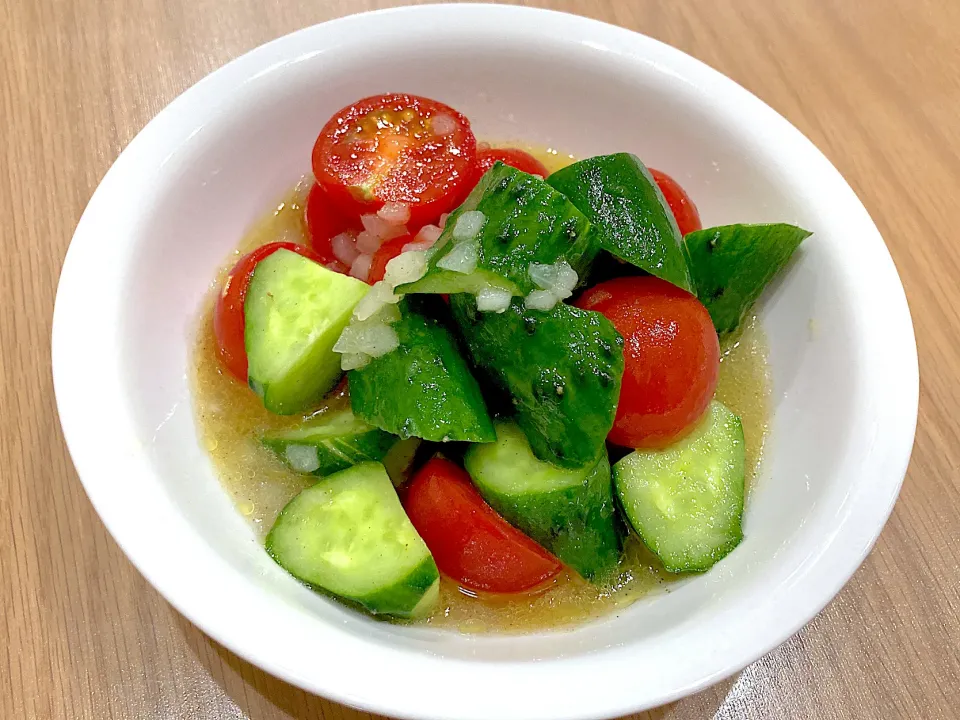 きゅうりとトマトのマリネ🍅🥒|よっしーさん