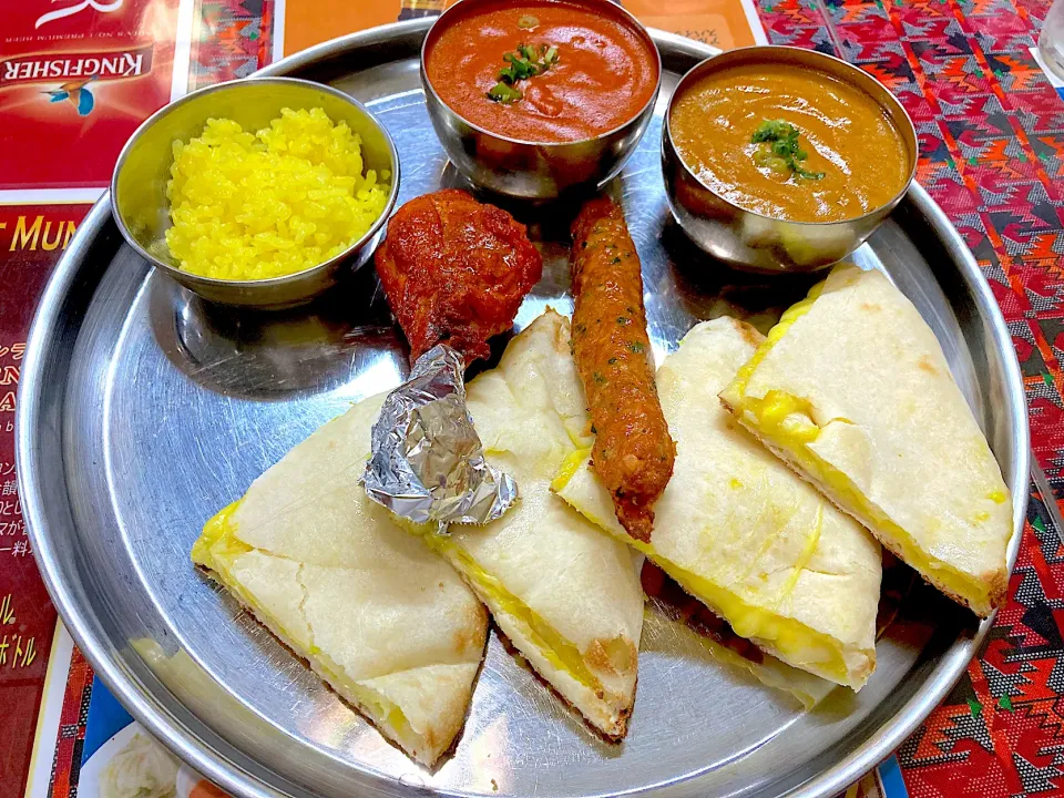 八王子の高尾駅近くのカレー屋さんチーズナン美味しかった。|ナタママさん