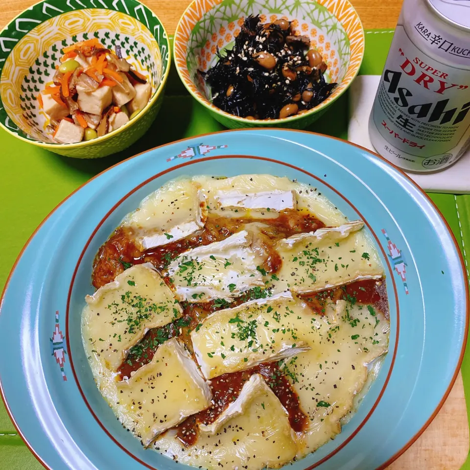 チーズたっぷりの焼きカレー🧀🍛
ひじき煮、高野豆腐煮(市販のお惣菜)|naoさん