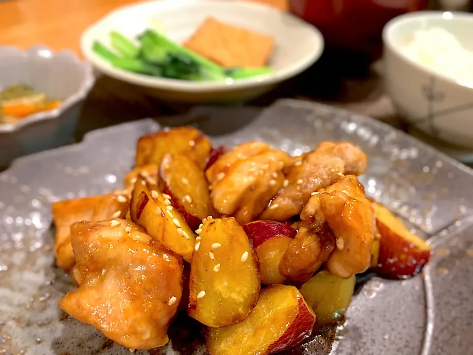 鶏肉とさつま芋の甘酢醤油炒め|いちごさん