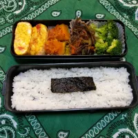 Snapdishの料理写真:カニカマ入り卵焼き弁当|みどりいろさん