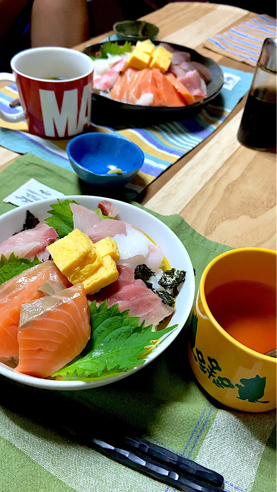 Snapdishの料理写真:お夕飯。海鮮チラシ。|renharuruさん