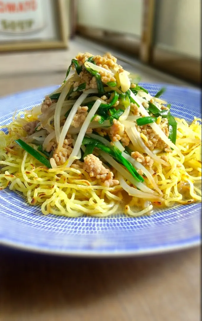 Snapdishの料理写真:ニラもやしのあんかけ焼きそば🍴|kazumiさん