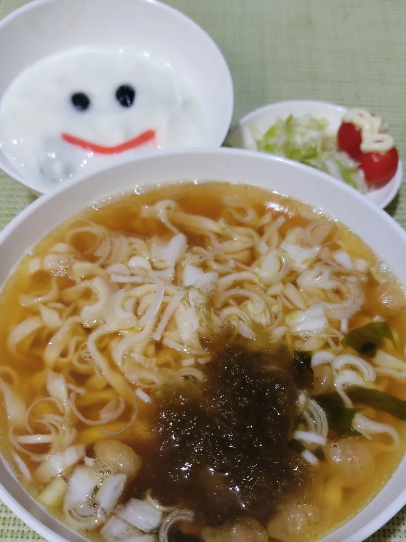 朝からどん兵衛肉だしうどん

12月5日の引っ越しに向けて、食材も整理していかなければなりません。
知らないうちにため込んでしまった、日の目を見ない食材たち。
あらあら、こんなものもあんなものも。
可能な限りいただいてまいります。|Rピージャーさん