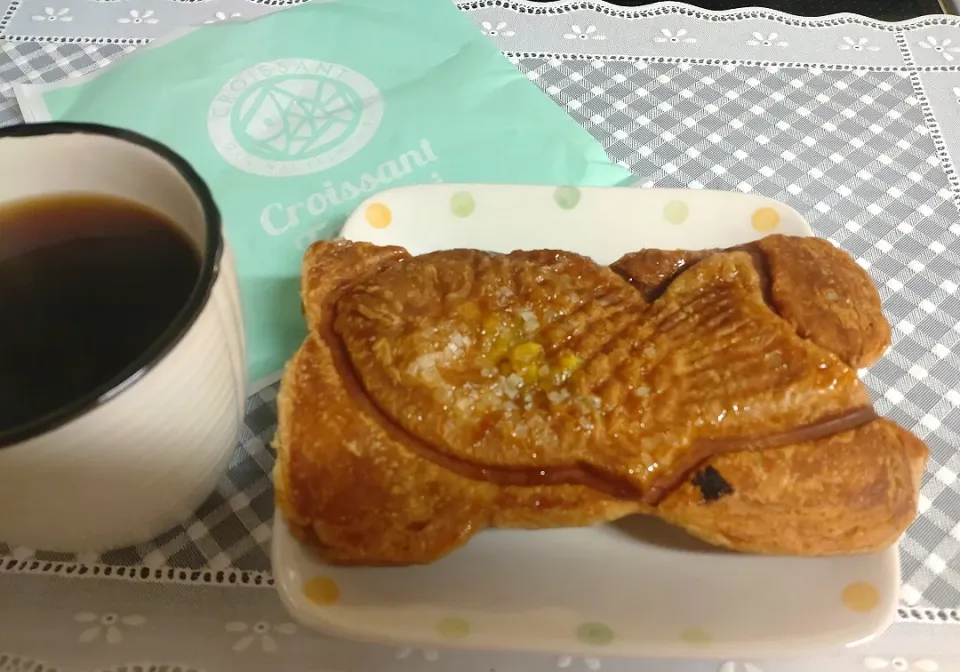 Snapdishの料理写真:クロワッサンたい焼き|chikakoさん