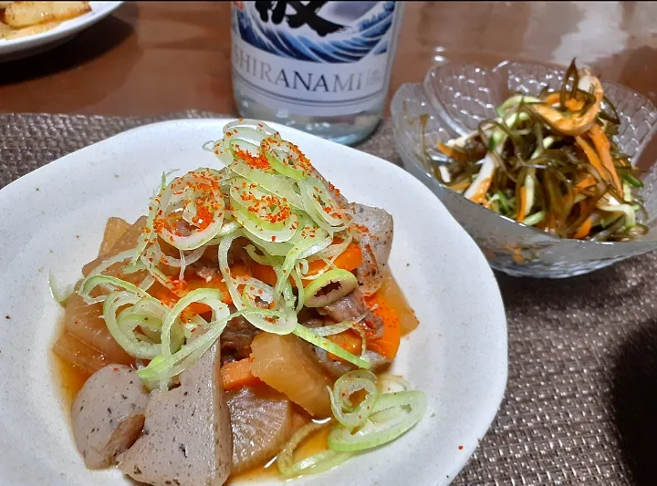 スジ煮込み🍃

切り昆布の酢の物|びせんさん