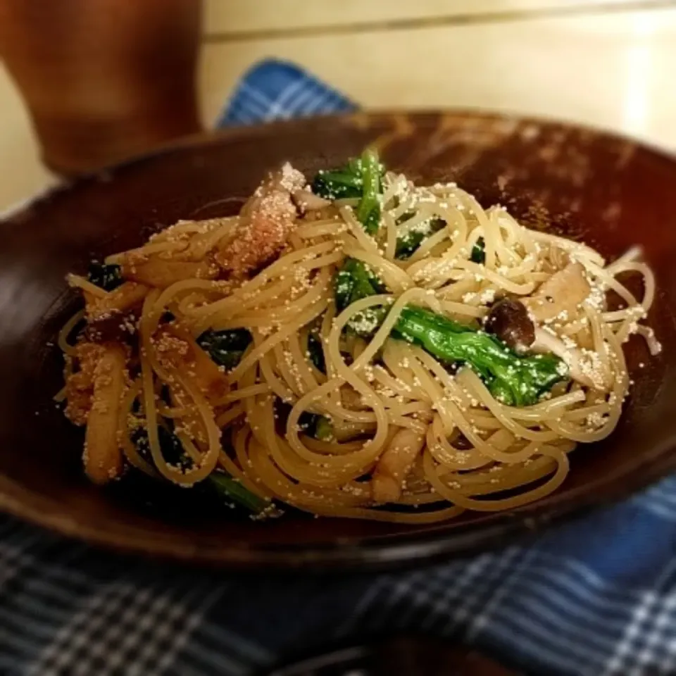 明太子・本しめじ・青菜入りのパスタ|やしゃ〜らさん