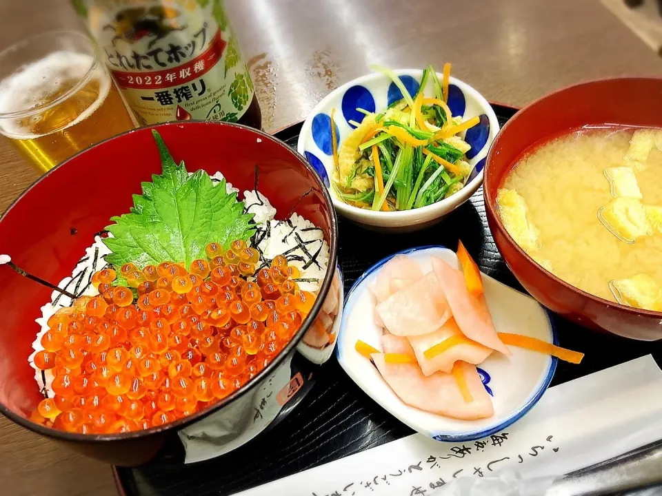 いくら丼 ¥1,500|Blue Moon Caféさん