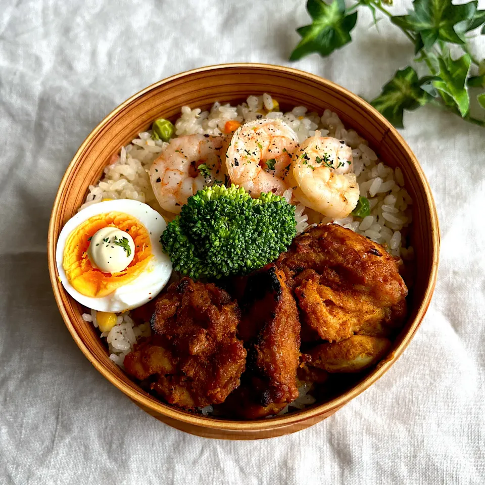 エビピラフとタンドリーチキン弁当|あここさん