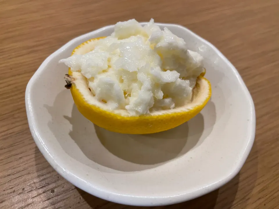 Snapdishの料理写真:今日のデザート レモンシャーベット|おーたたくとさん