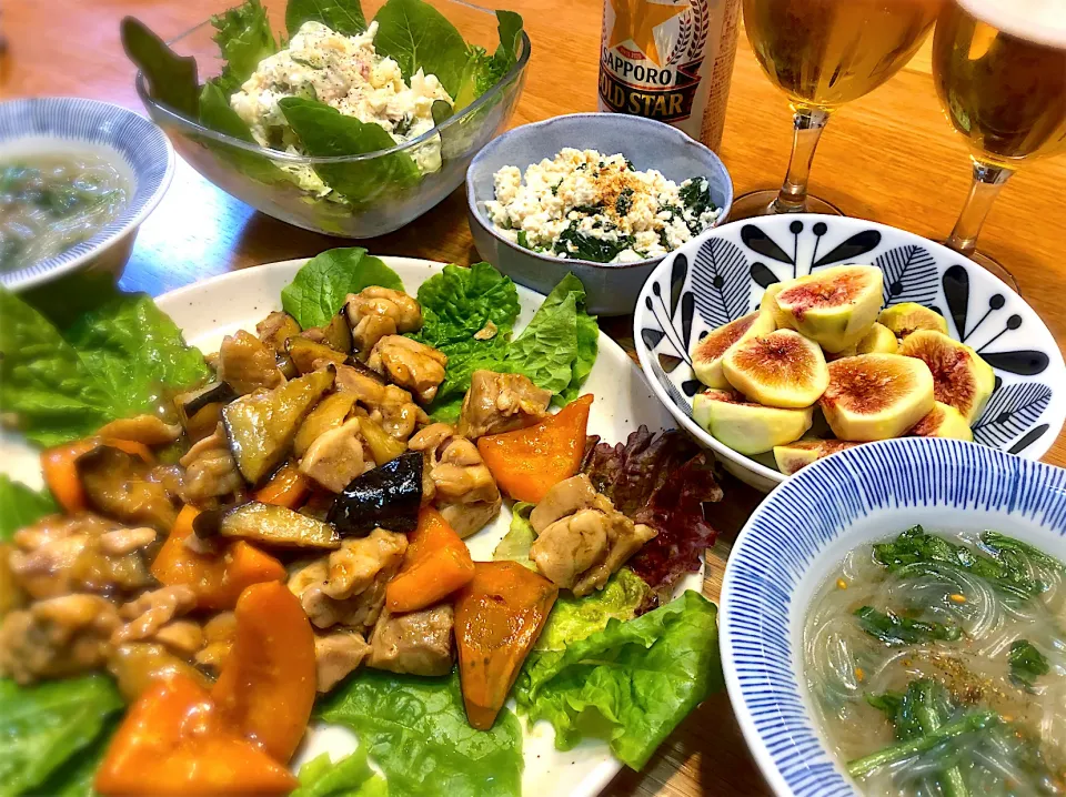 Snapdishの料理写真:鶏もも肉と南瓜と茄子の中華風炒め　春雨と春菊のスープ|じゅんさんさん