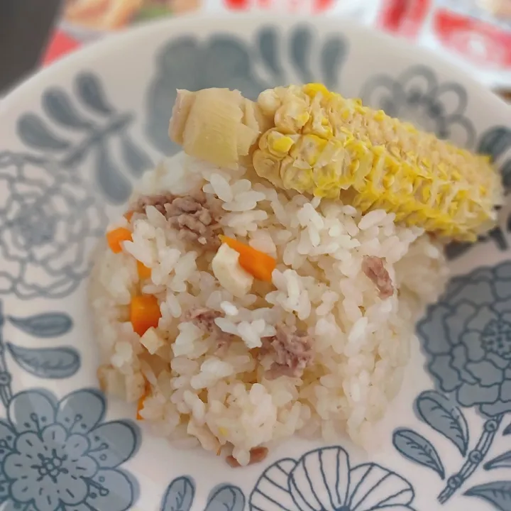 みるくるりさんの料理 ヒガシマルさんの粉末つゆの素うどんスープを使った炊き込みご飯😆|ぽんすけさん